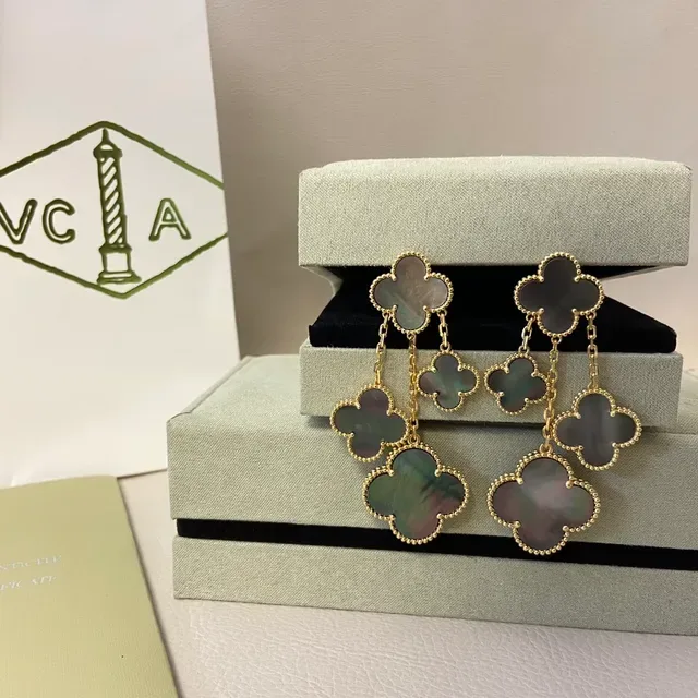 Van Cleef & Arpels Alhambra মাদার অফ পার্ল এবং গোল্ড টোন লটকন্ত কানের দুল 2