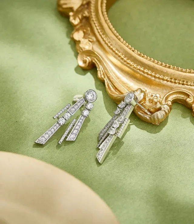 Van Cleef & Arpels 几何 Pavé 钻石 多层耳环 3