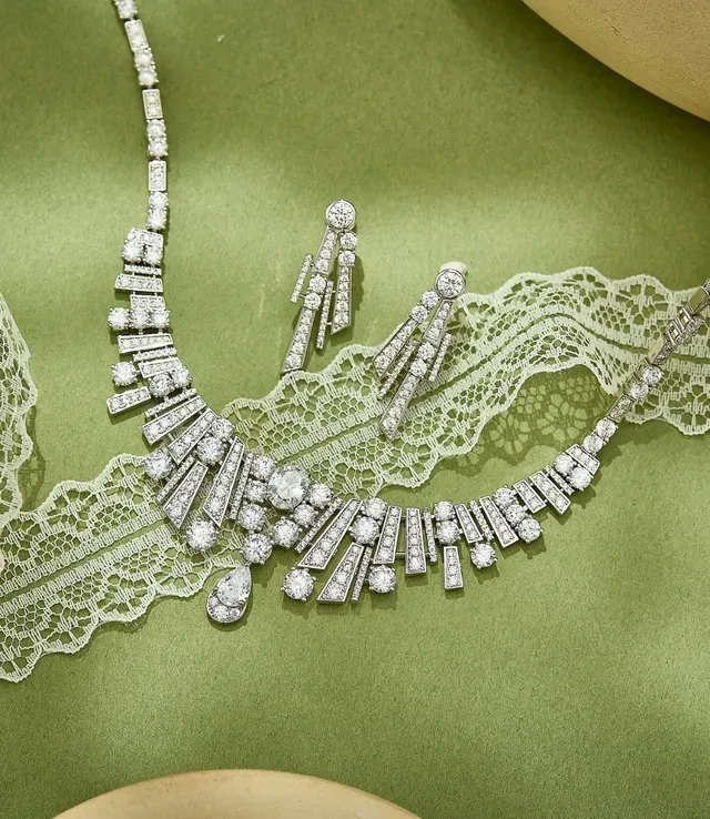 Van Cleef & Arpels 几何 Pavé 钻石 多层耳环 4