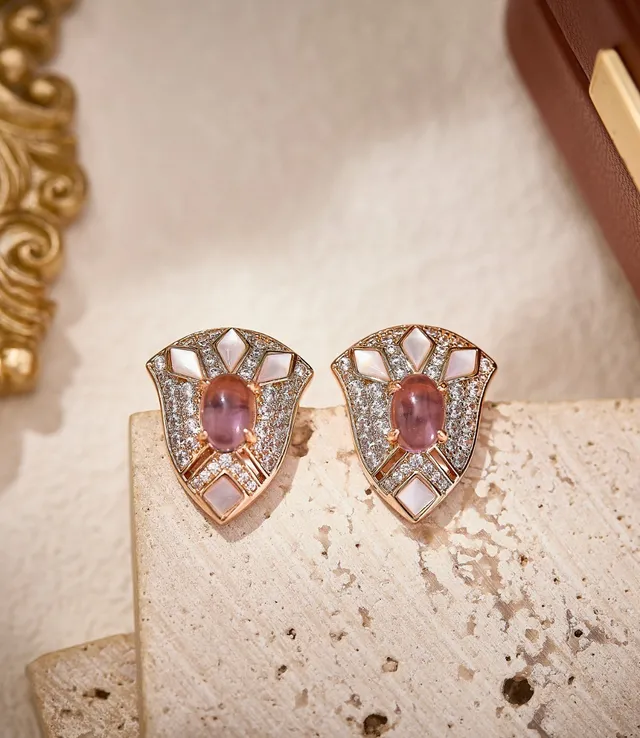Van Cleef & Arpels 绿色白色不对称叶形宝石中心耳环 4