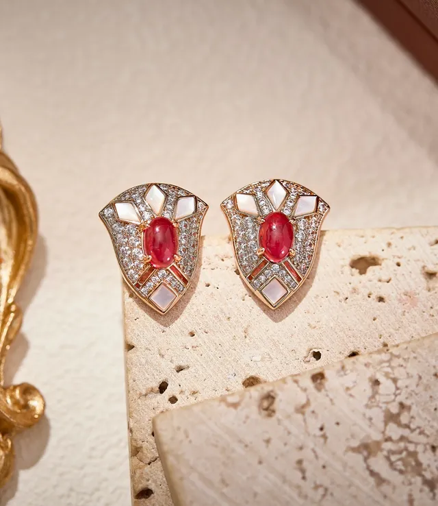 Van Cleef & Arpels 绿色白色不对称叶形宝石中心耳环 6