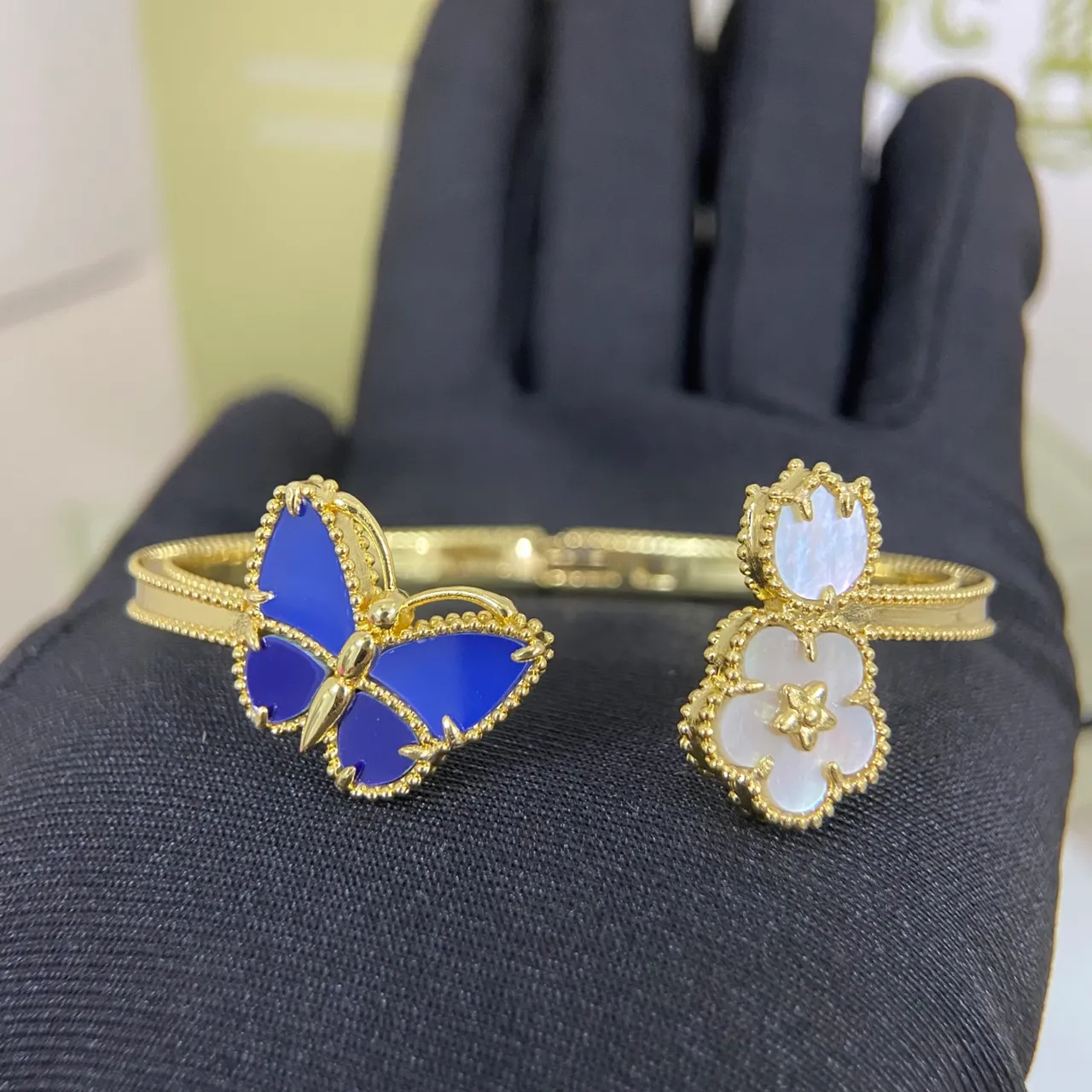 Van Cleef & Arpels Papillon e Alhambra Pulseiras com Motivo de Borboleta e Flor em Ouro 8