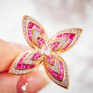 Van Cleef & Arpels Pink Gold Floral-Butterfly Motif Pavé-Set Diamonds Ring
