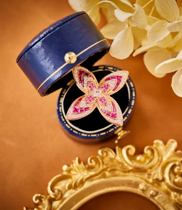 Van Cleef & Arpels গোলাপি সোনা ফুল-বাটারফ্লাই মোটিফ পাভে-সেট ডায়মন্ড রিং 3