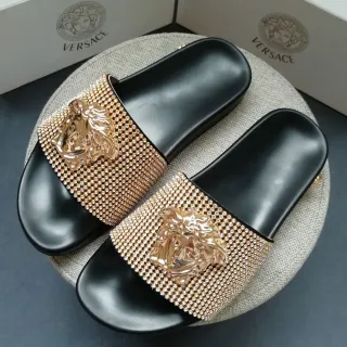 Versace 黑金美杜莎头徽章水晶装饰带拖鞋