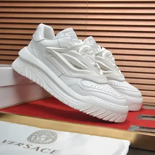 Versace Chain Reaction সাদা স্কাল্প্টেড প্ল্যাটফর্ম চাঙ্কি স্নীকার