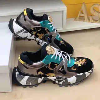 Versace Chain Reaction Baroque Print Lion Head 厚底运动鞋