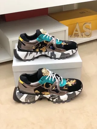 Versace Chain Reaction Baroque Print Lion Head 厚底运动鞋 8