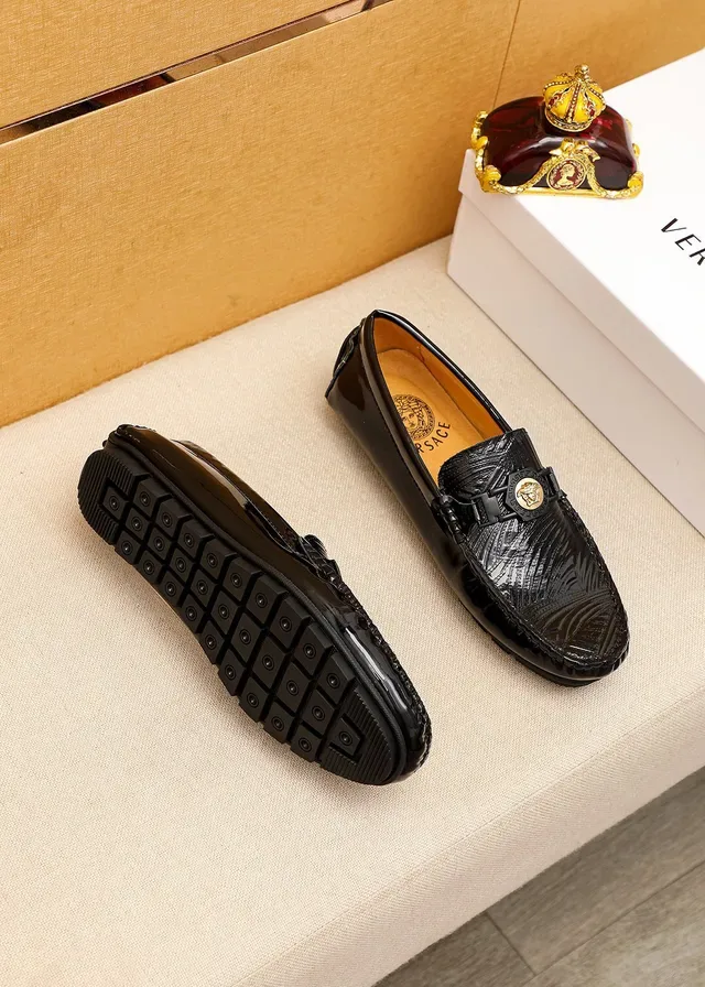 Versace Chain Reaction Black Gold Patent Leather Embossed Palm-Leaf Texture Loafer 4