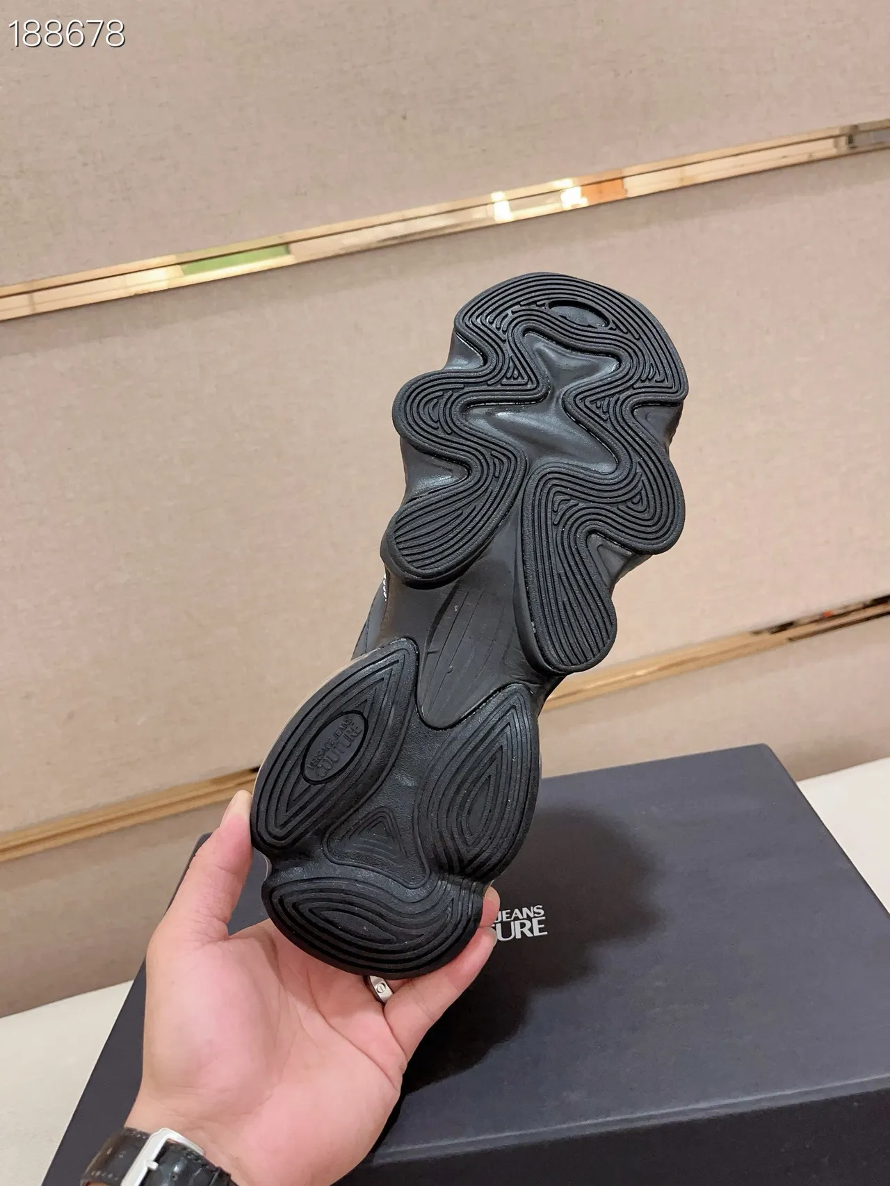 Versace Chain Reaction أحذية رياضية سوداء شفافة كعب سميك 3