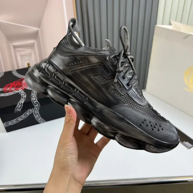 Versace Chain Reaction Distressed Tênis Chunky Pretos 5