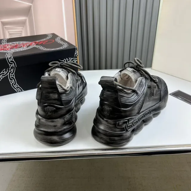 Versace Chain Reaction Distressed Tênis Chunky Pretos 7