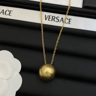 Versace 金色球形吊坠项链