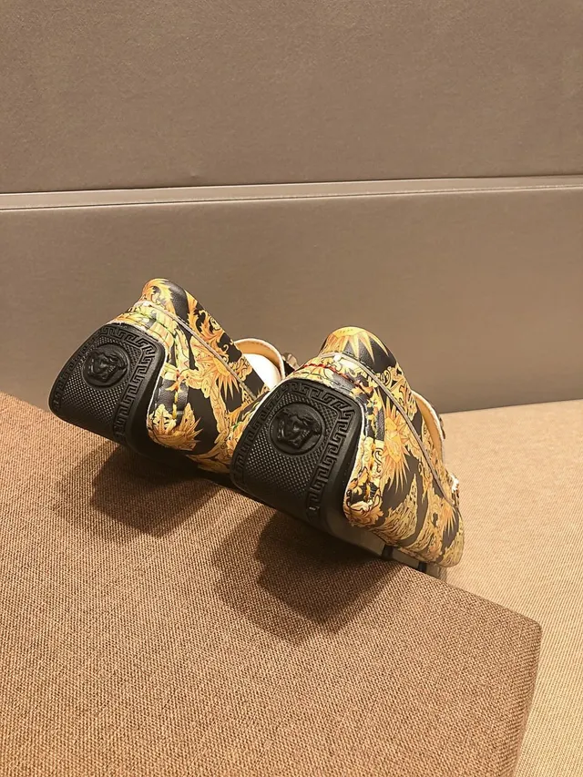 Versace Greca Odissea impression baroque Medusa mocassins 3