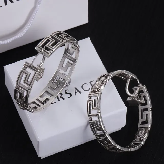 Versace Greca Odissea Medusa 圈耳 2