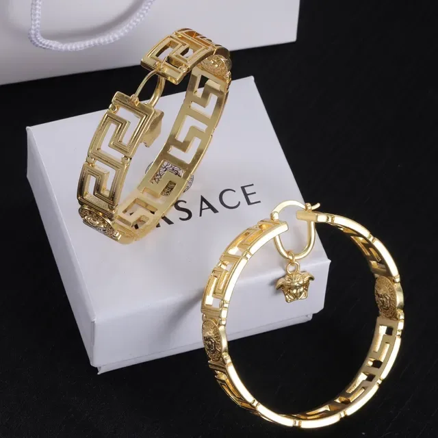 Versace Greca Odissea Medusa 圈耳 4