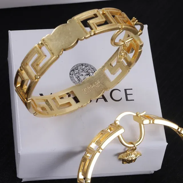 Versace Greca Odissea Medusa 圈耳 6