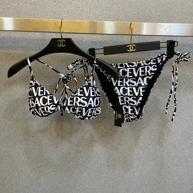Versace Logo Print Top Halter Triangulaire Noir Blanc Maillot de Bain 4