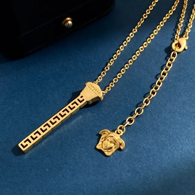 Versace Medusa Bar Greca पेंडेंट नेकलेस 9