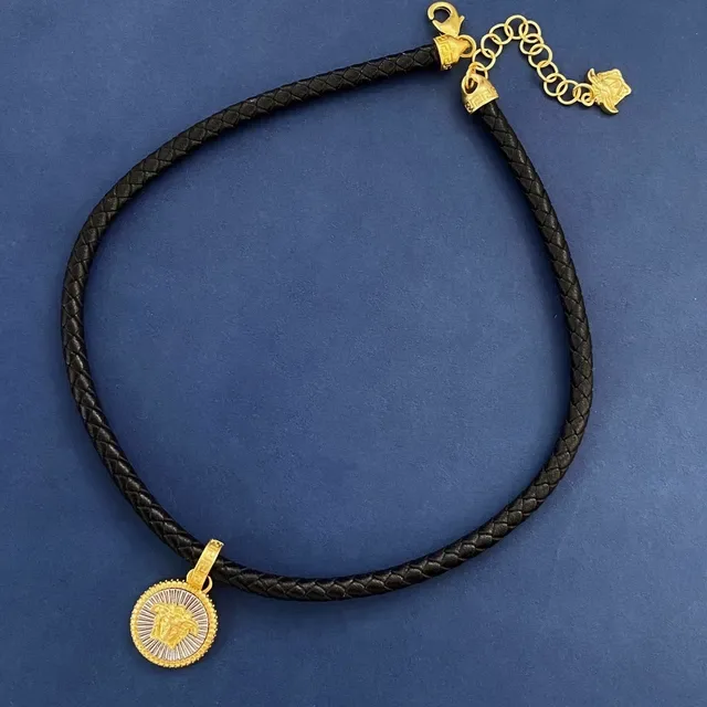 Versace Medusa Coin কালো গোল্ড ব্রেইডেড লেদার কর্ড পেন্ডেন্ট নেকলেস 2