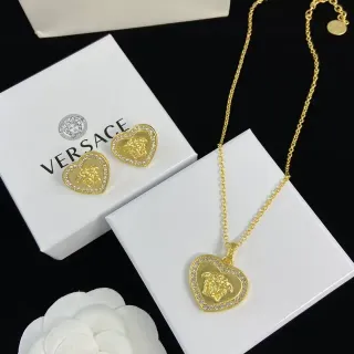 Versace Medusa Heart Gold Silver Motif 项链