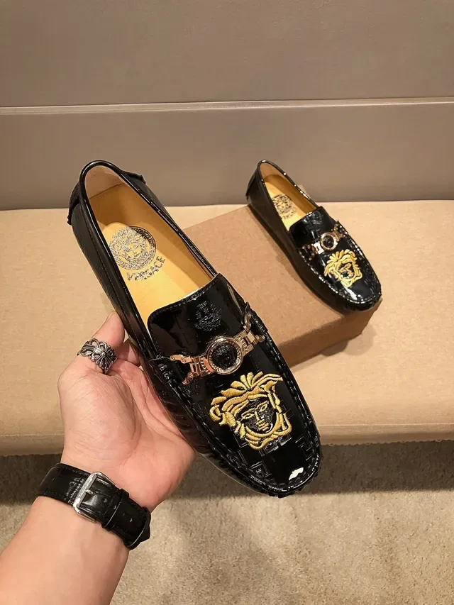 Versace Medusa Mocassins Preto Dourado Bordados 4