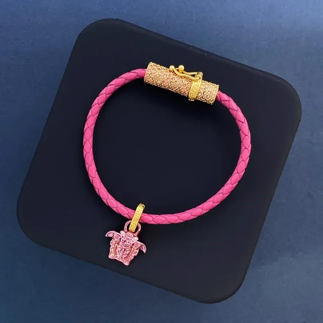 Versace Medusa Pulseira com Encanto de Couro Trançado Rosa Verde 5