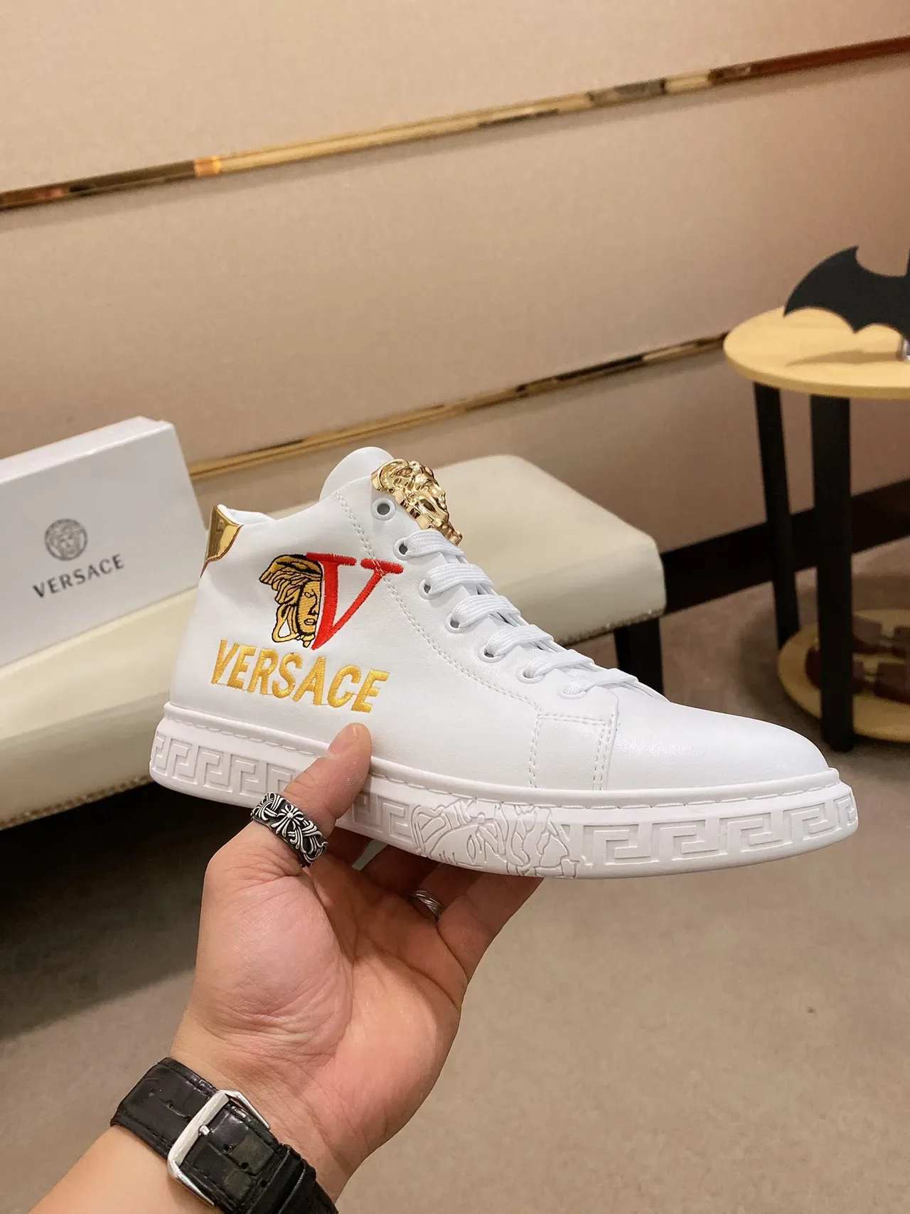Versace Odissea 白金 Medusa 高帮生活方式运动鞋 7