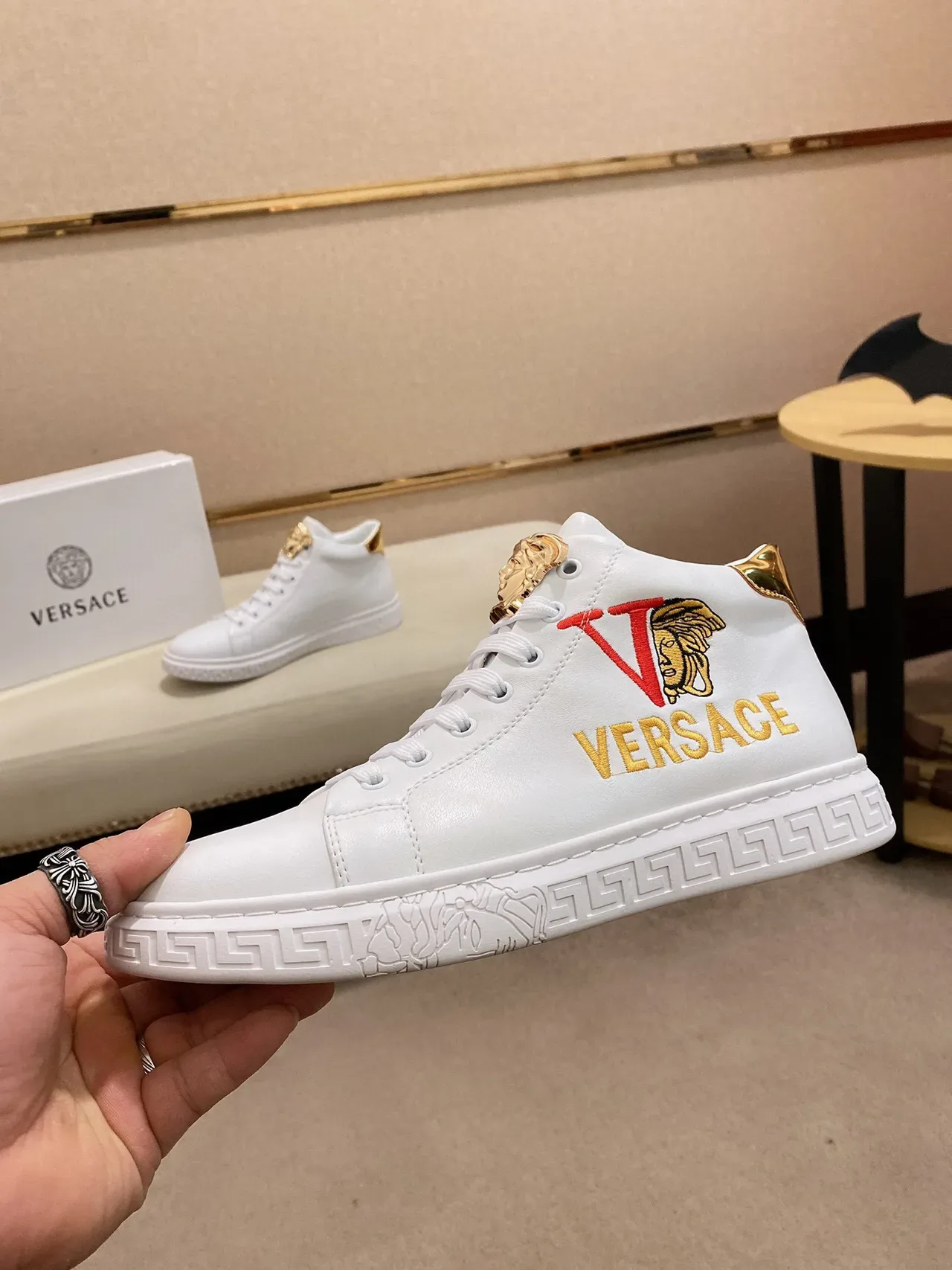 Versace Odissea 白金 Medusa 高帮生活方式运动鞋 8