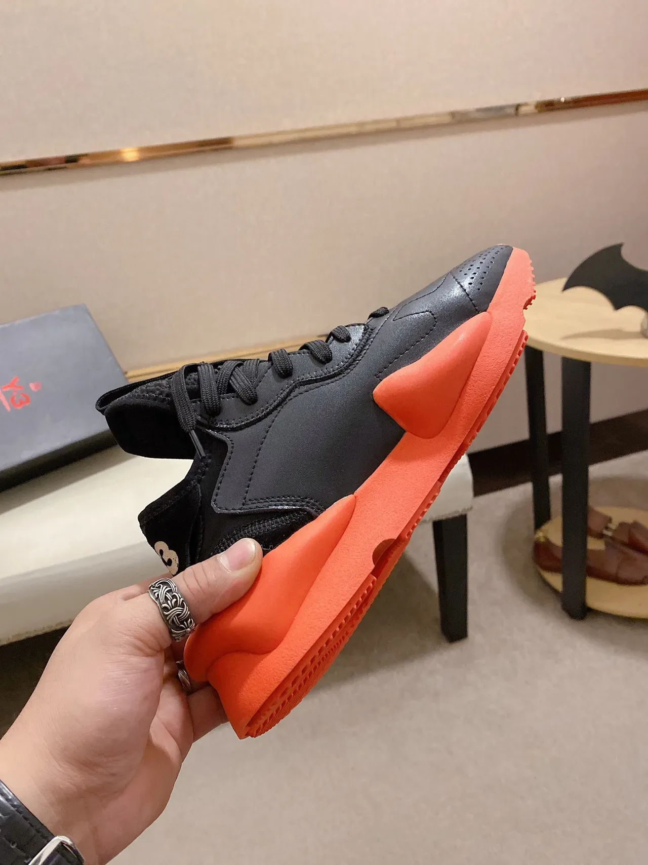 Yohji Yamamoto Chaussures chunky cuir mat noir orange semelle sculptée midsole 6