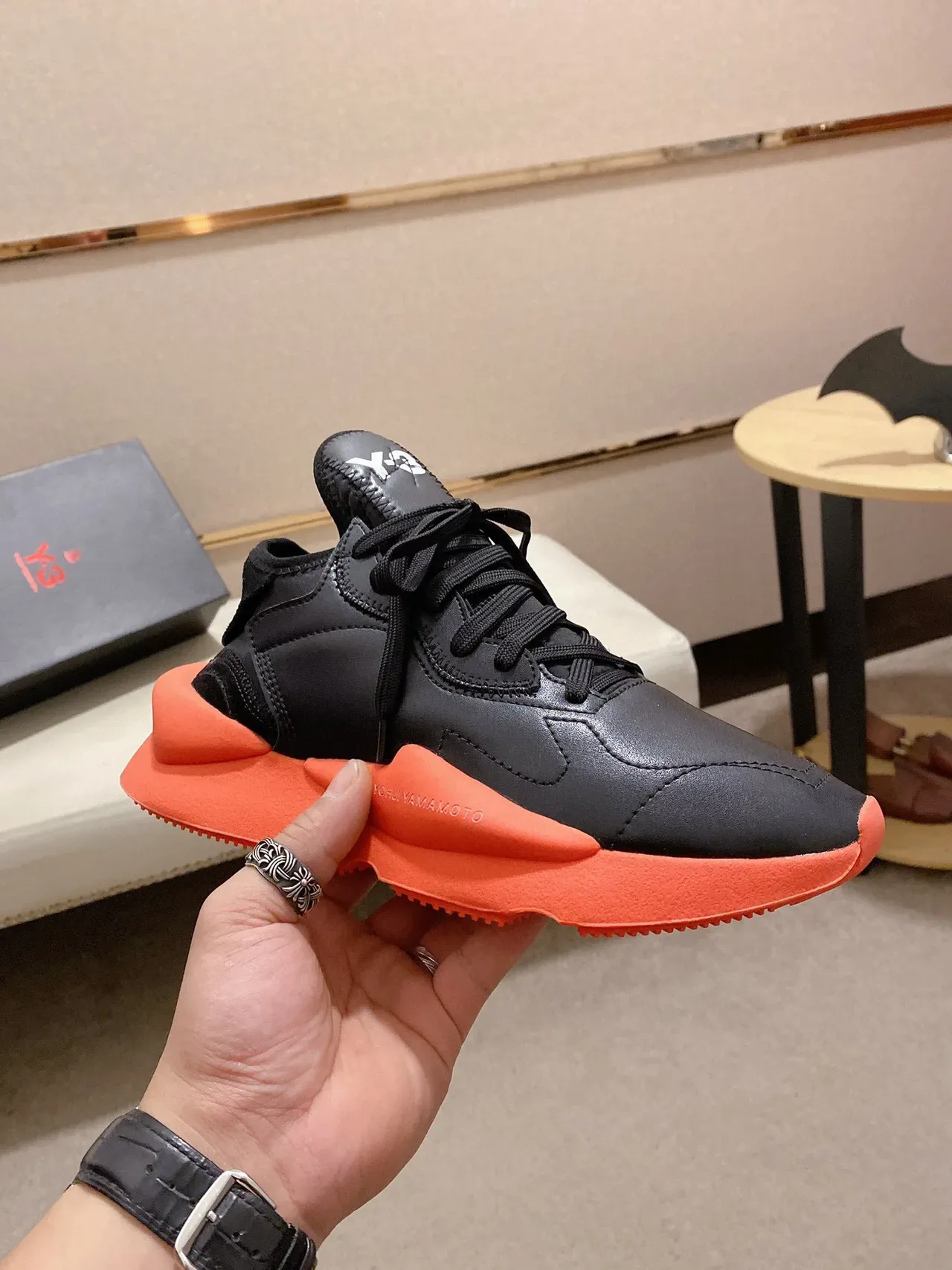 Yohji Yamamoto Chaussures chunky cuir mat noir orange semelle sculptée midsole 7