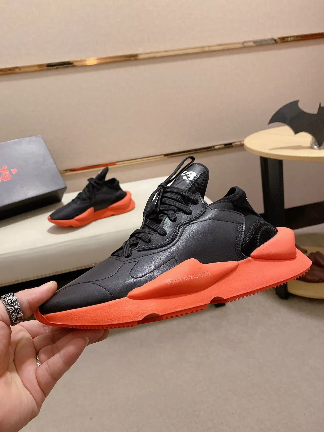 Yohji Yamamoto Chaussures chunky cuir mat noir orange semelle sculptée midsole 8