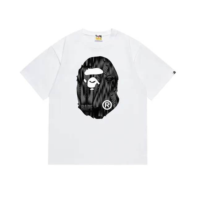 Camiseta gráfica A Bathing Ape con cabeza de simio 4