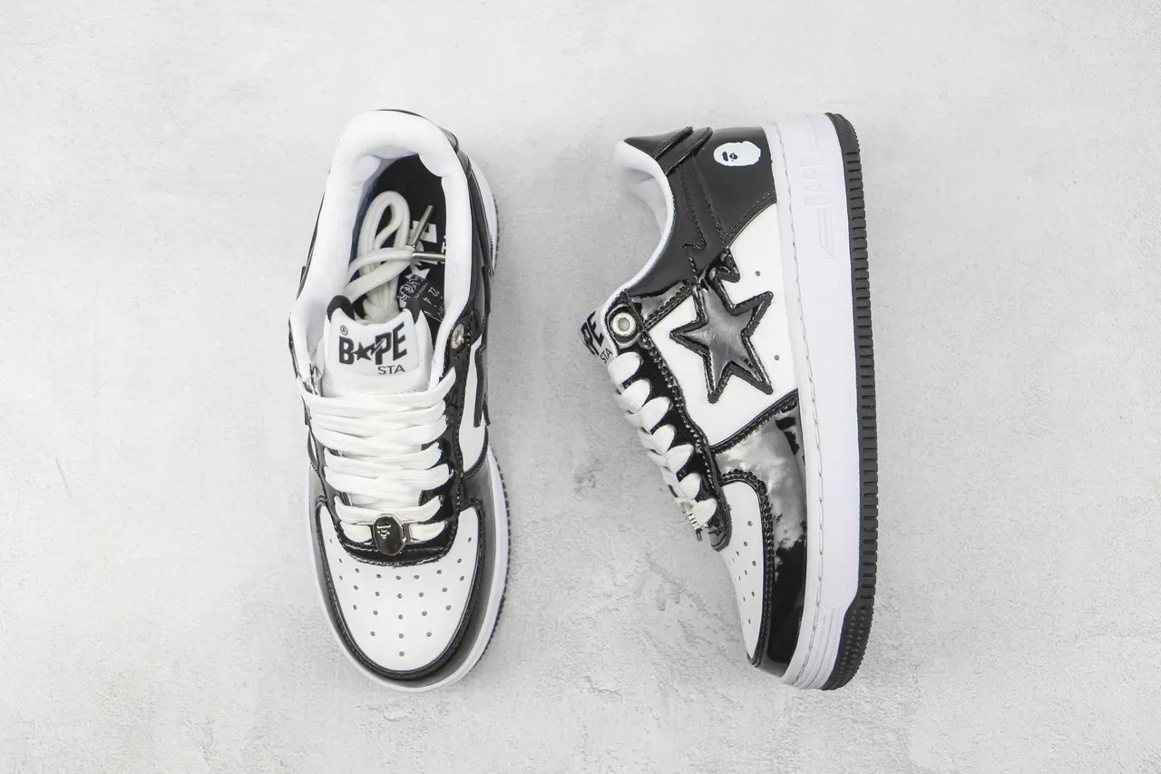A Bathing Ape BAPE STA Sneakers Lifestyle Negro y Blanco Brillante 3
