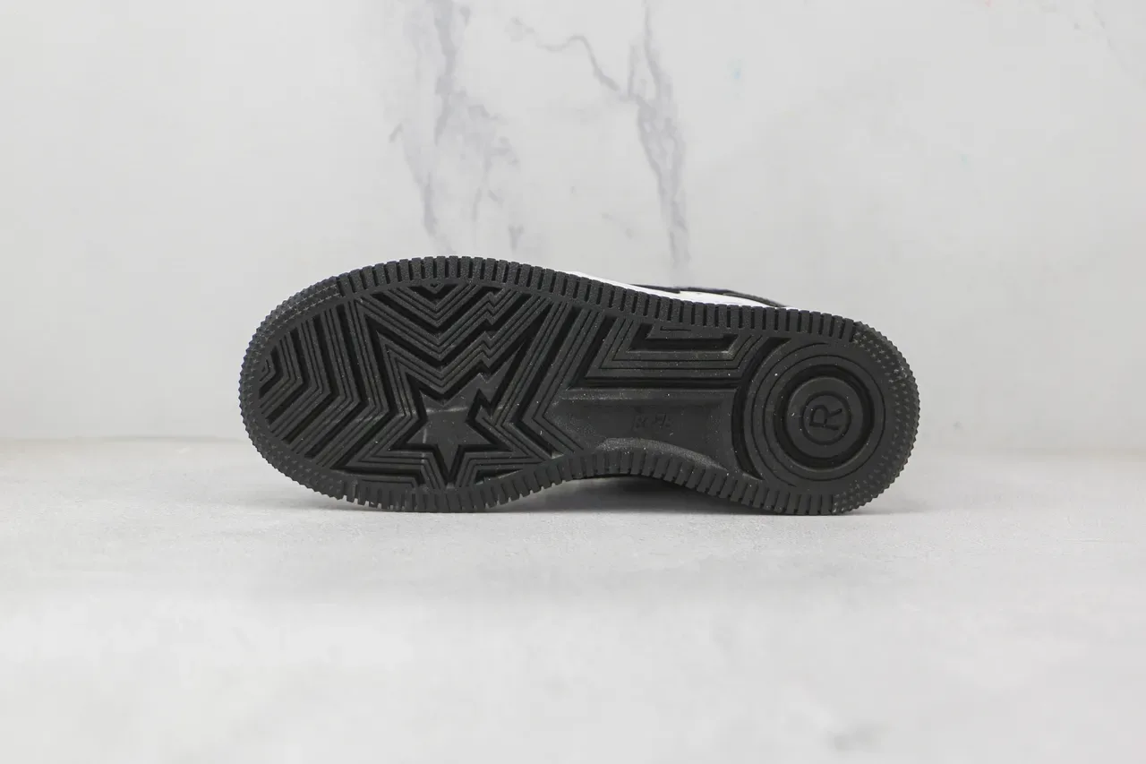 A Bathing Ape BAPE STA Sneakers Lifestyle Negro y Blanco Brillante 8