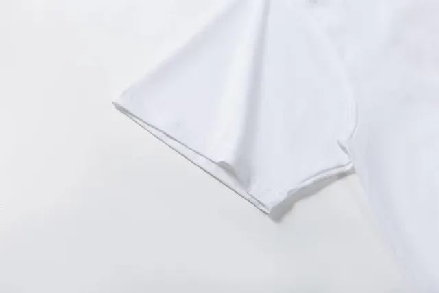 تيشيرت جرافيك بشعار جرافيتي A Bathing Ape 14