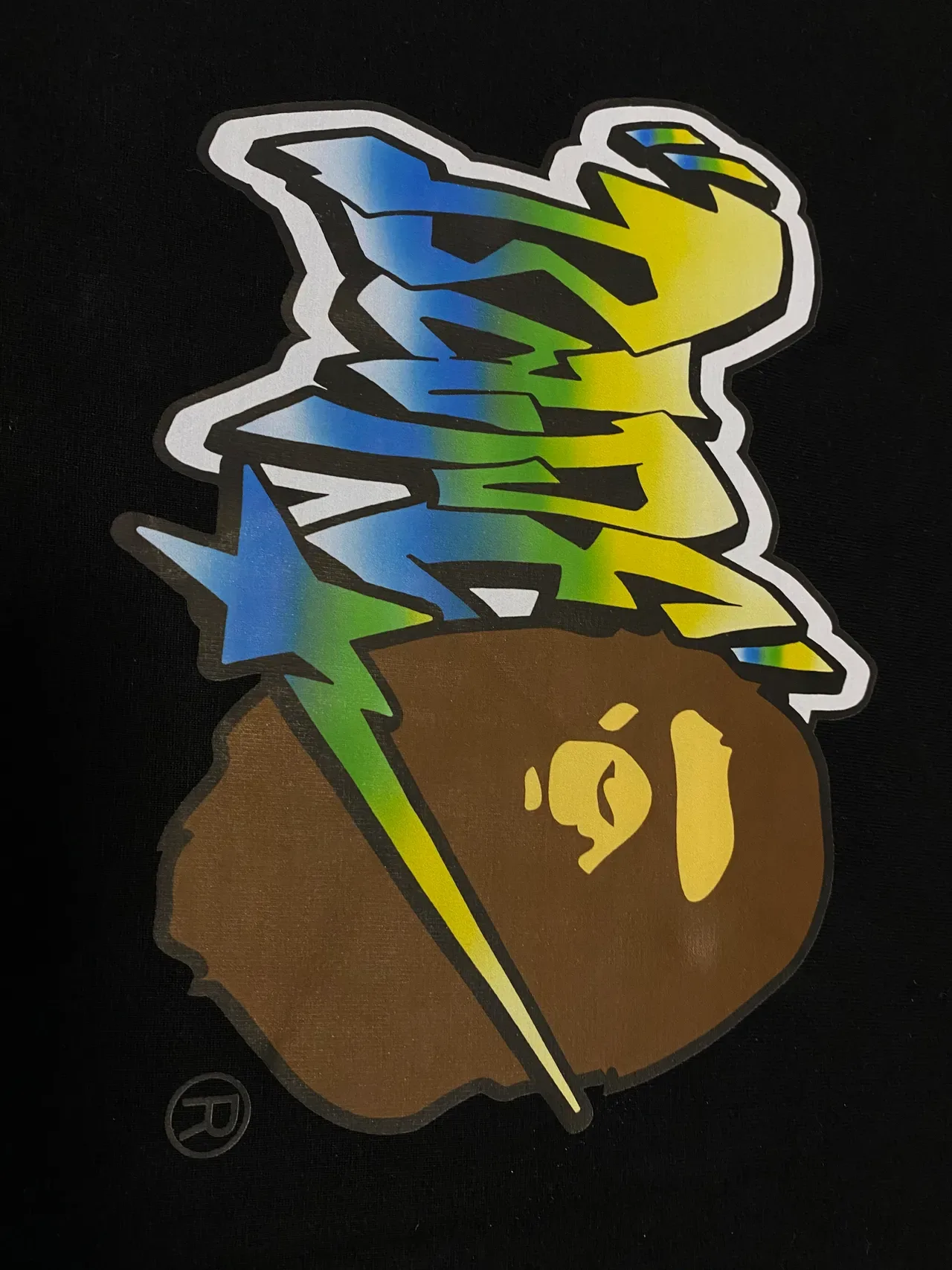 تيشيرت جرافيك بشعار جرافيتي A Bathing Ape 18