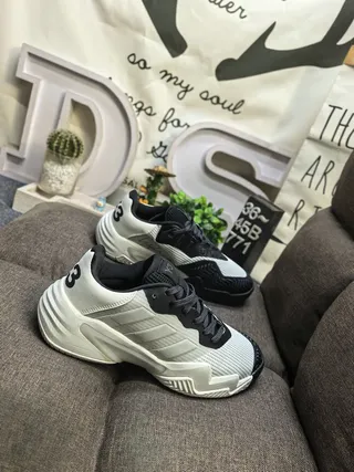 Adidas Bege Preto Midsole Malha E Recobrimento Sintético Superior Tênis Chunky 9
