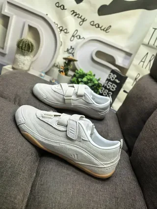 Adidas Beige Blanc Sans Lacets Fermeture Sangle Velcro Haut semblable au daim Sneakers Lifestyle 7