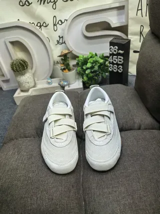 Adidas Beige Blanc Sans Lacets Fermeture Sangle Velcro Haut semblable au daim Sneakers Lifestyle 10