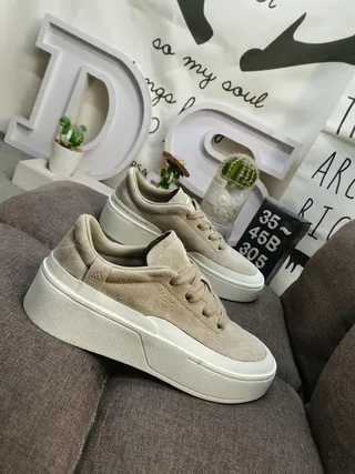 Adidas Beige White Suede Upper Platform Sole Lifestyle Sneakers 9