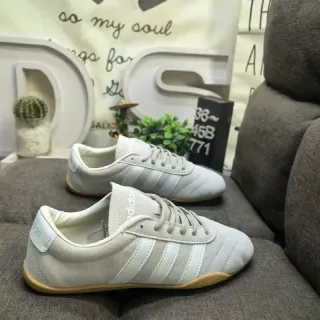 Adidas بيج أبيض سويد علوي ثلاث شرائط سنيكرز أسلوب حياة