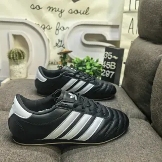 Adidas أسود أبيض جلد علوي غطاء إصبع مبطن أحذية رياضية أسلوب حياة