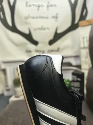 Adidas Preto Branco Couro Superior Tapa Dedo Quilted Tênis Lifestyle 3