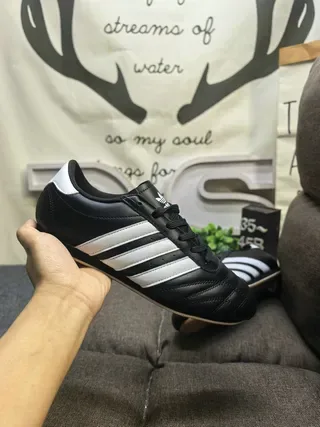 Adidas Preto Branco Couro Superior Tapa Dedo Quilted Tênis Lifestyle 5