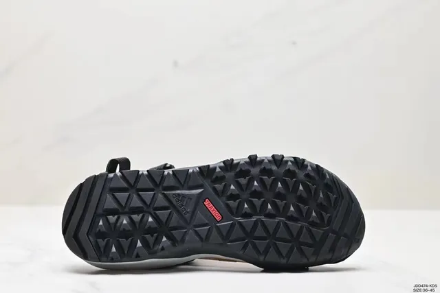Adidas أسود أبيض متعدد الشرائط قابل للتعديل إبزيم صندل كاجوال 4