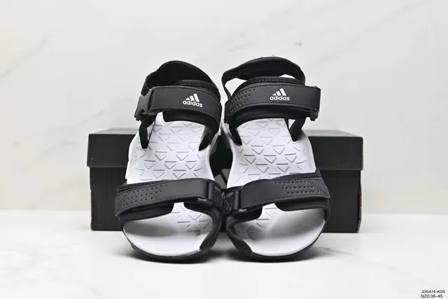 Adidas أسود أبيض متعدد الشرائط قابل للتعديل إبزيم صندل كاجوال 5