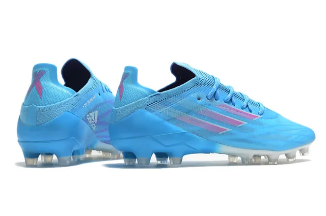 Adidas 蓝粉低帮针织面不对称系带硬地足球鞋 16