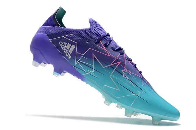 Adidas 蓝粉低帮针织面不对称系带硬地足球鞋 18