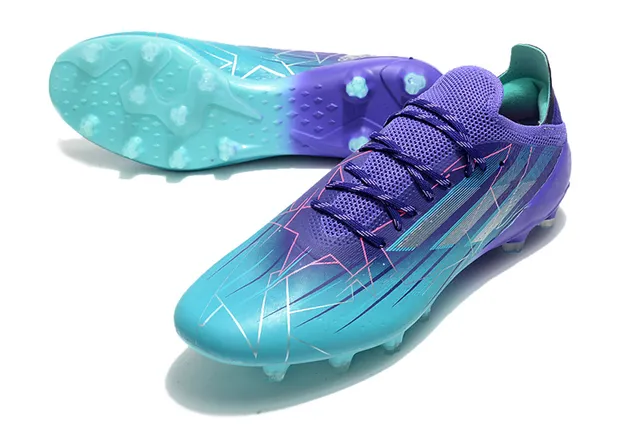 Adidas 蓝粉低帮针织面不对称系带硬地足球鞋 21